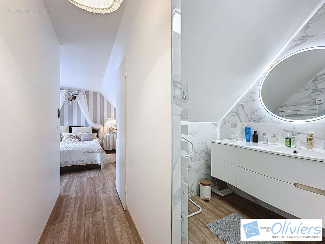 Maison 130 m² à Guyancourt  - photo 8