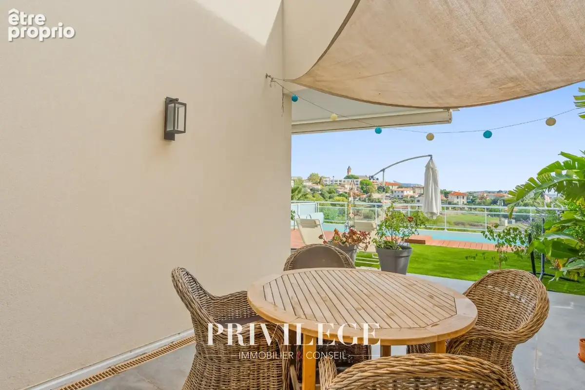 Nice   villa contemporaine avec piscine, vue dégagée et aperçu mer   domaine sécurisé - photo 6