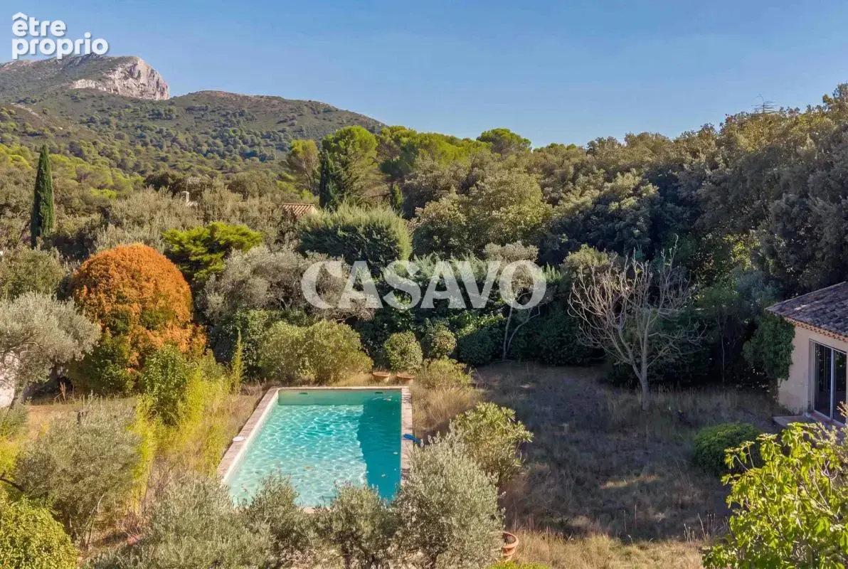 Photo Maison à Saint-Marc-Jaumegarde au prix de 1 250 000€