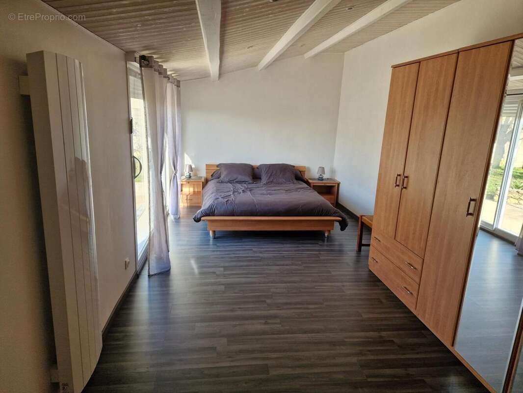 Maison 110 m² à Vouille-Les-Marais  - photo 4