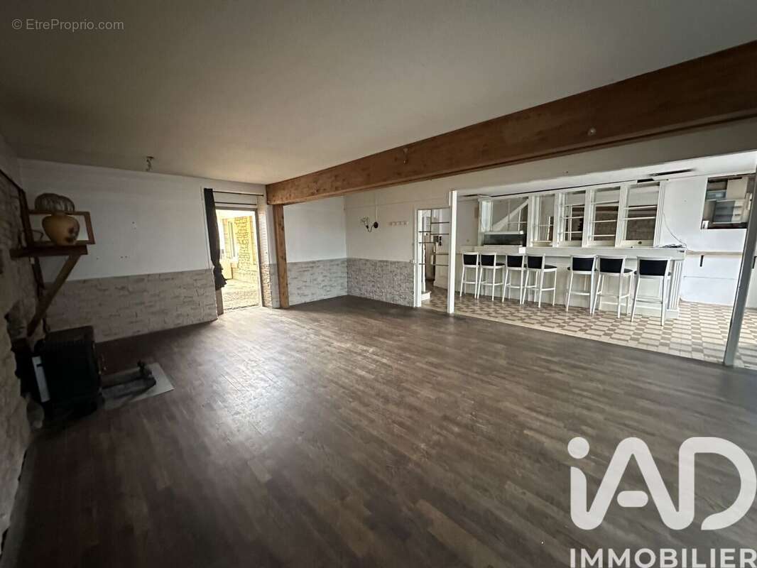 Maison 250 m² à Pruniers  - photo 4