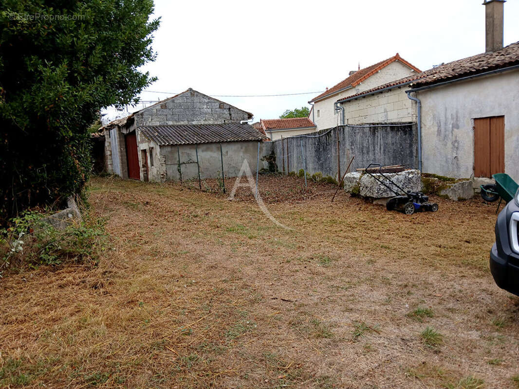 Maison à SAINT-DIZANT-DU-GUA
