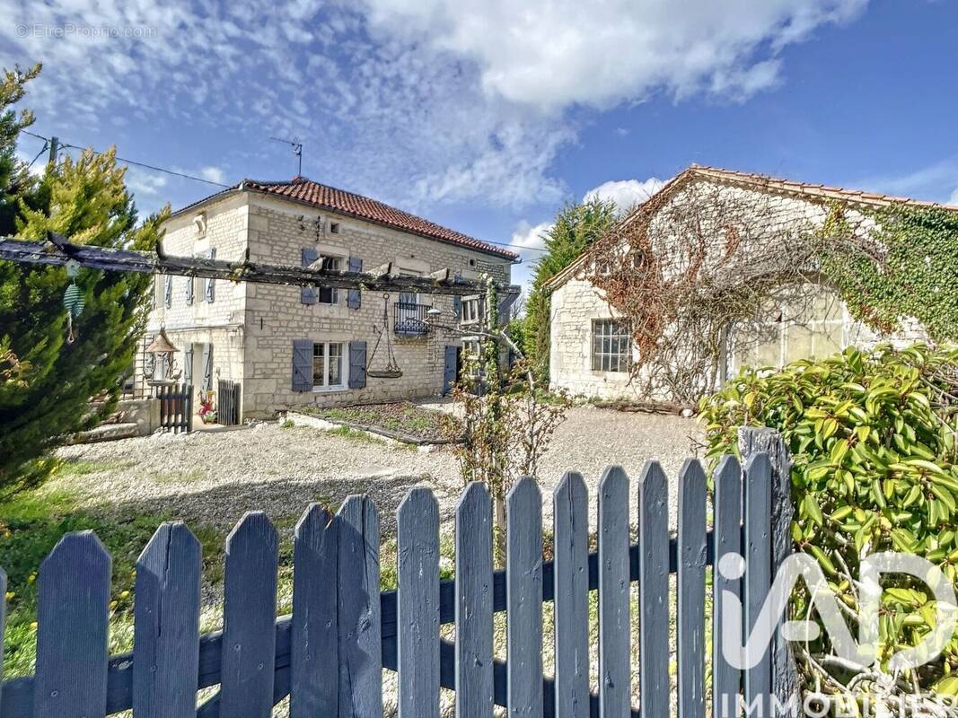 Photo 1 - Maison à MONTAIGU-DE-QUERCY