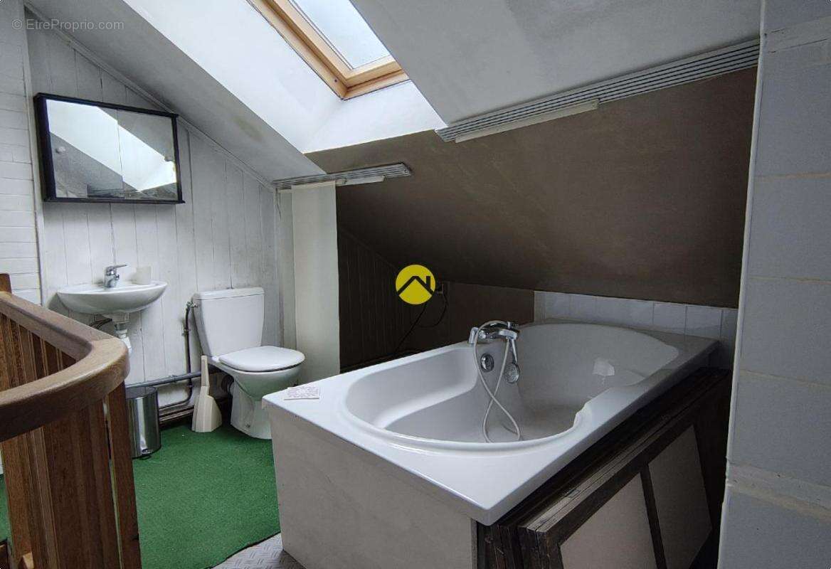 Maison à MORTROUX
