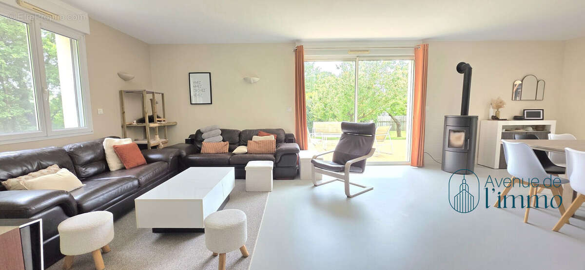 Salon  - Maison à BEAUCOUZE