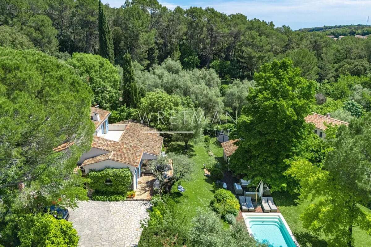 Maison à VALBONNE