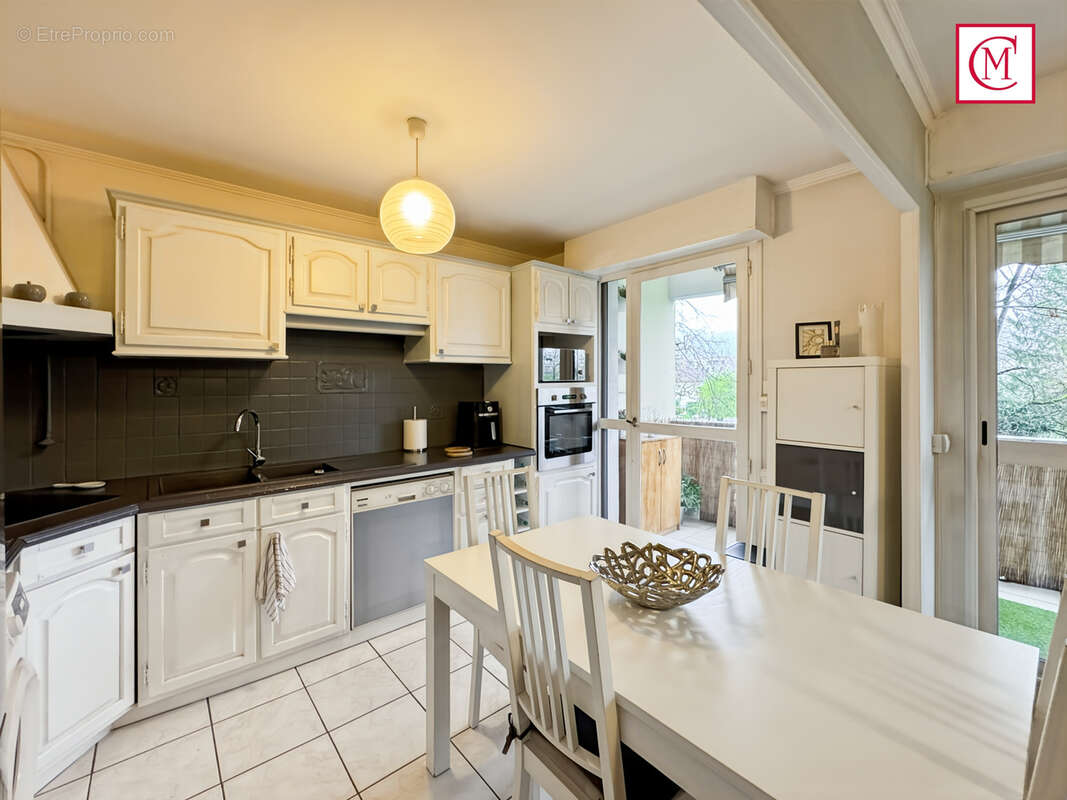 Appartement à MEYLAN