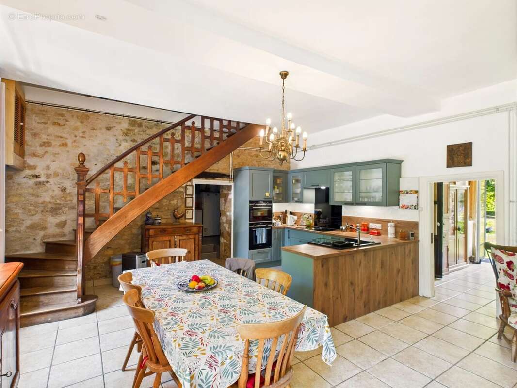 Maison à SAINT-MEDARD-D&#039;EXCIDEUIL