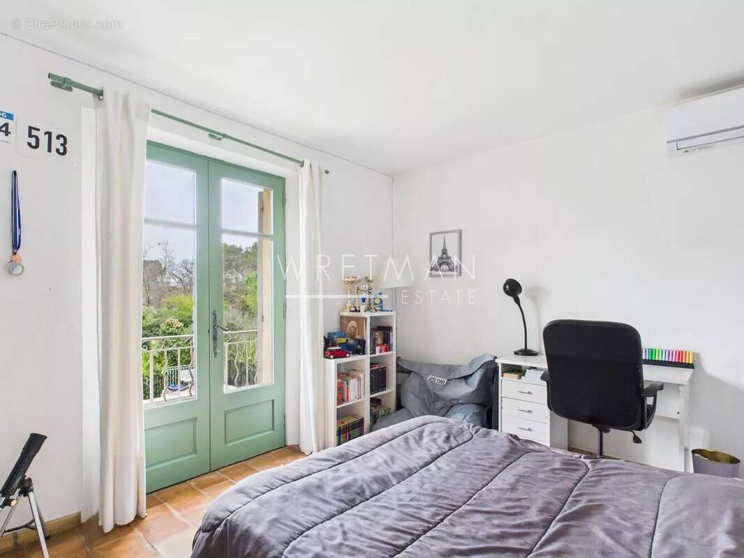 Maison à ROQUEFORT-LES-PINS