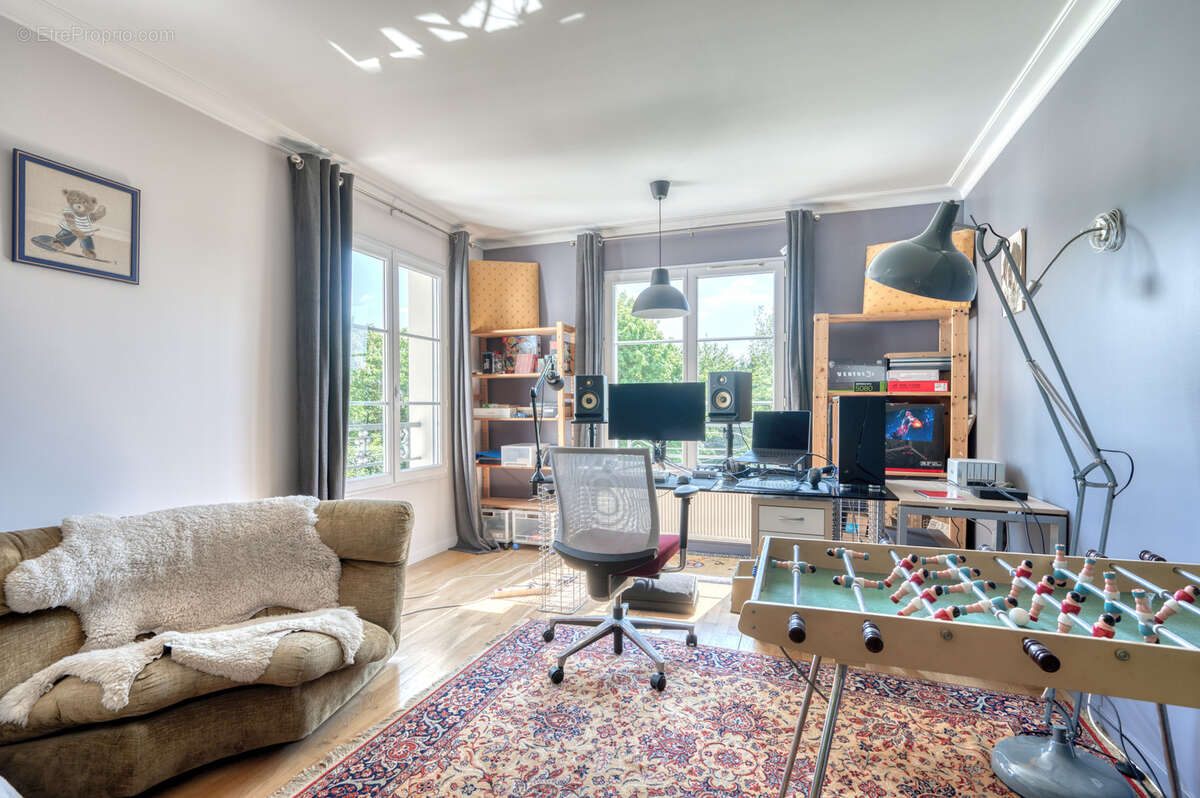 Maison à SAINT-NOM-LA-BRETECHE