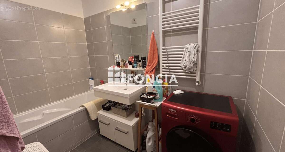 Appartement à CHATEAUNEUF-LES-MARTIGUES