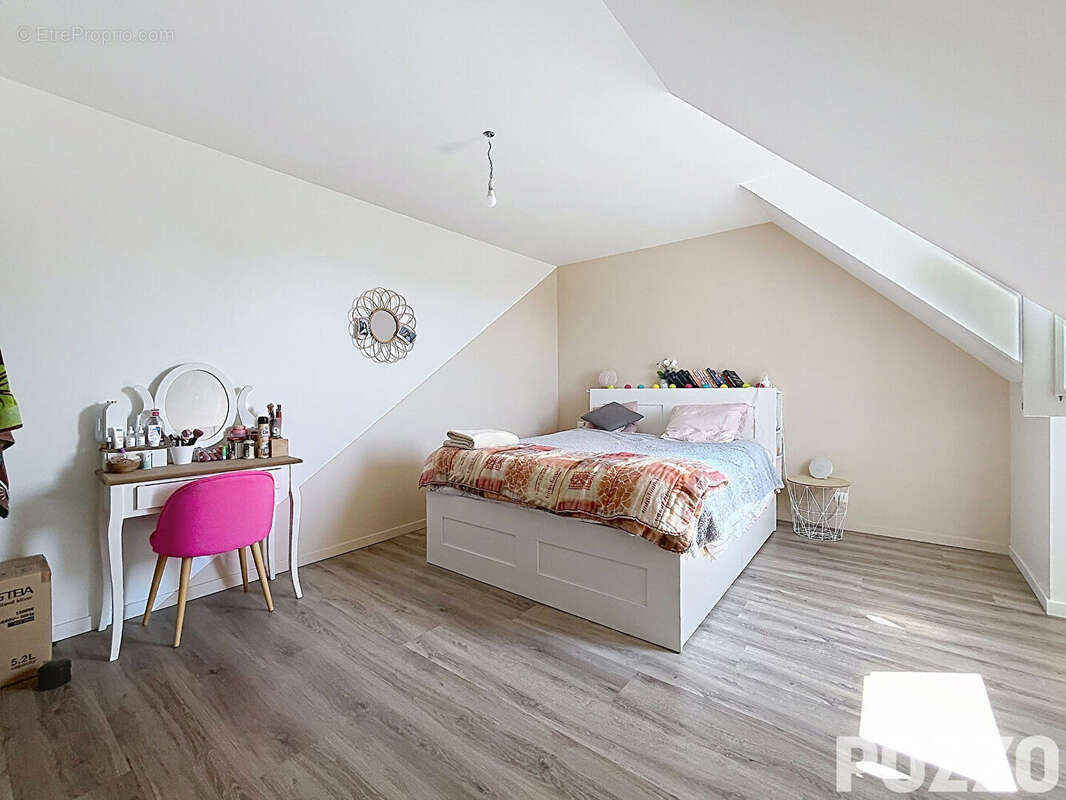 Maison Bréhal (50290) 8 pièce(s) 181 m2 terrain 1050 m² - photo 11