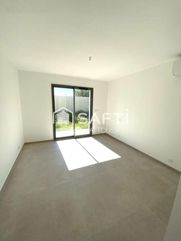 Photo 5 - Maison à VIC-LA-GARDIOLE