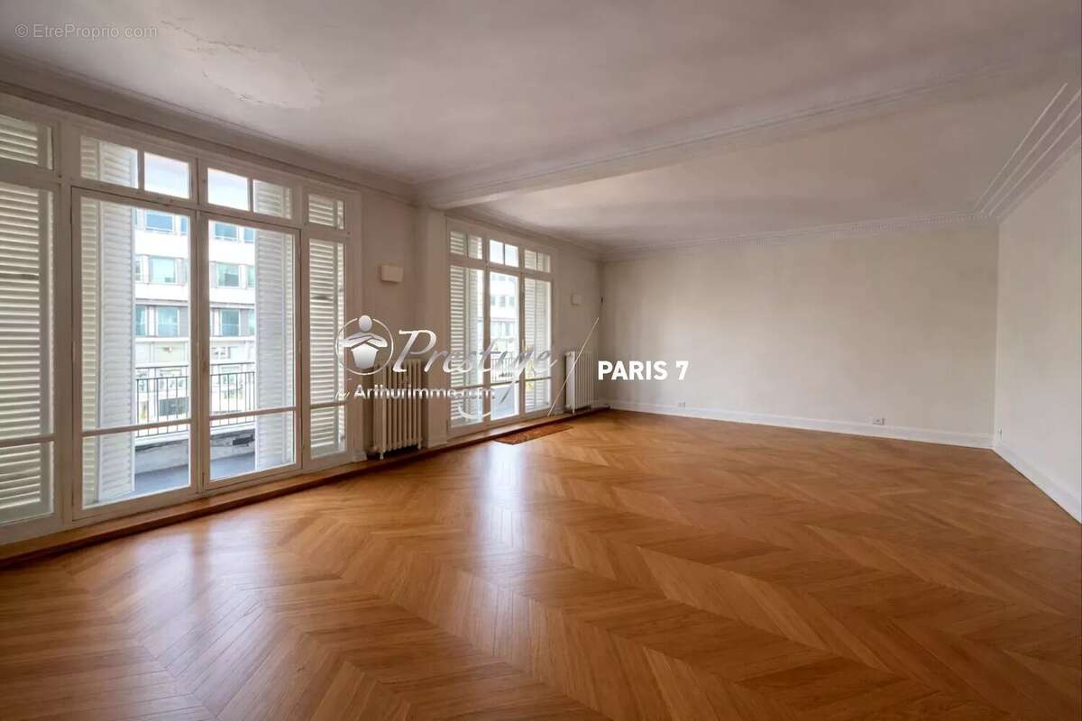 Appartement à PARIS-17E