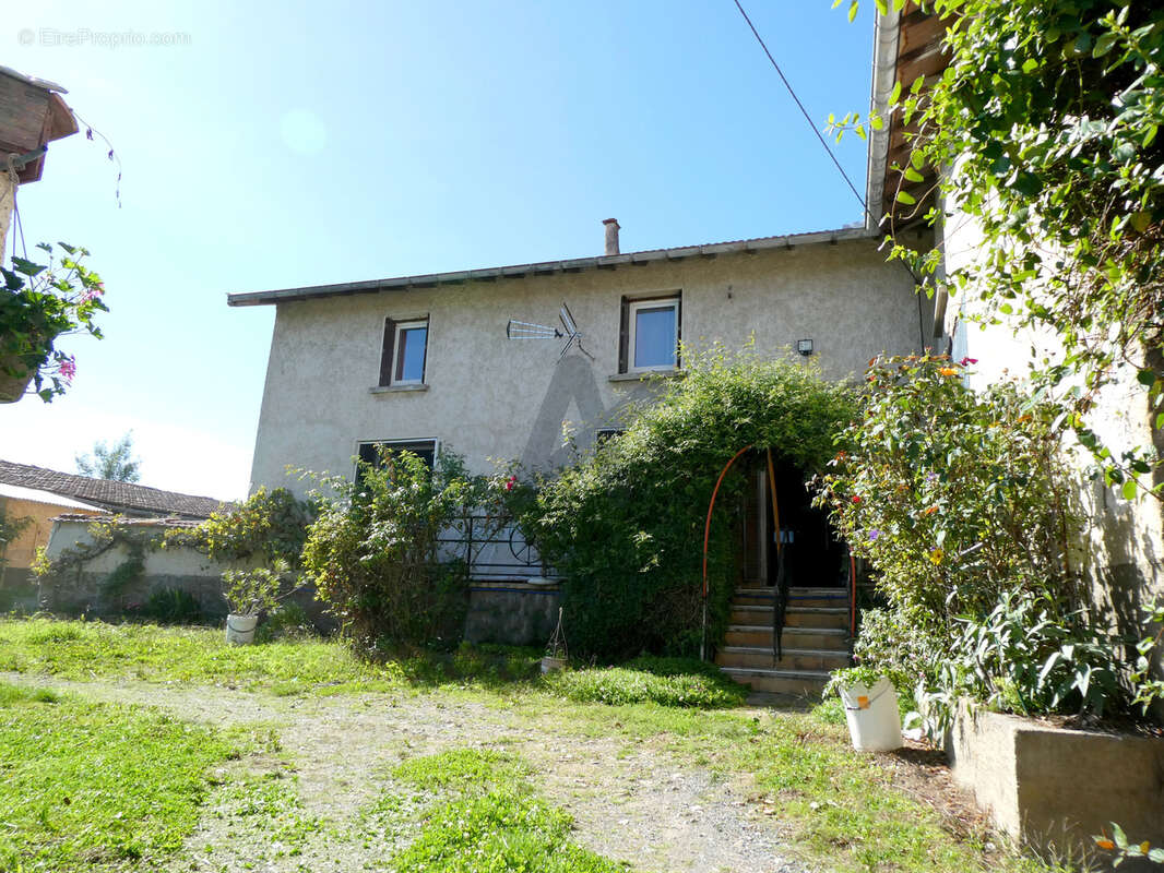 Maison à SAINT-CLEMENT-LES-PLACES