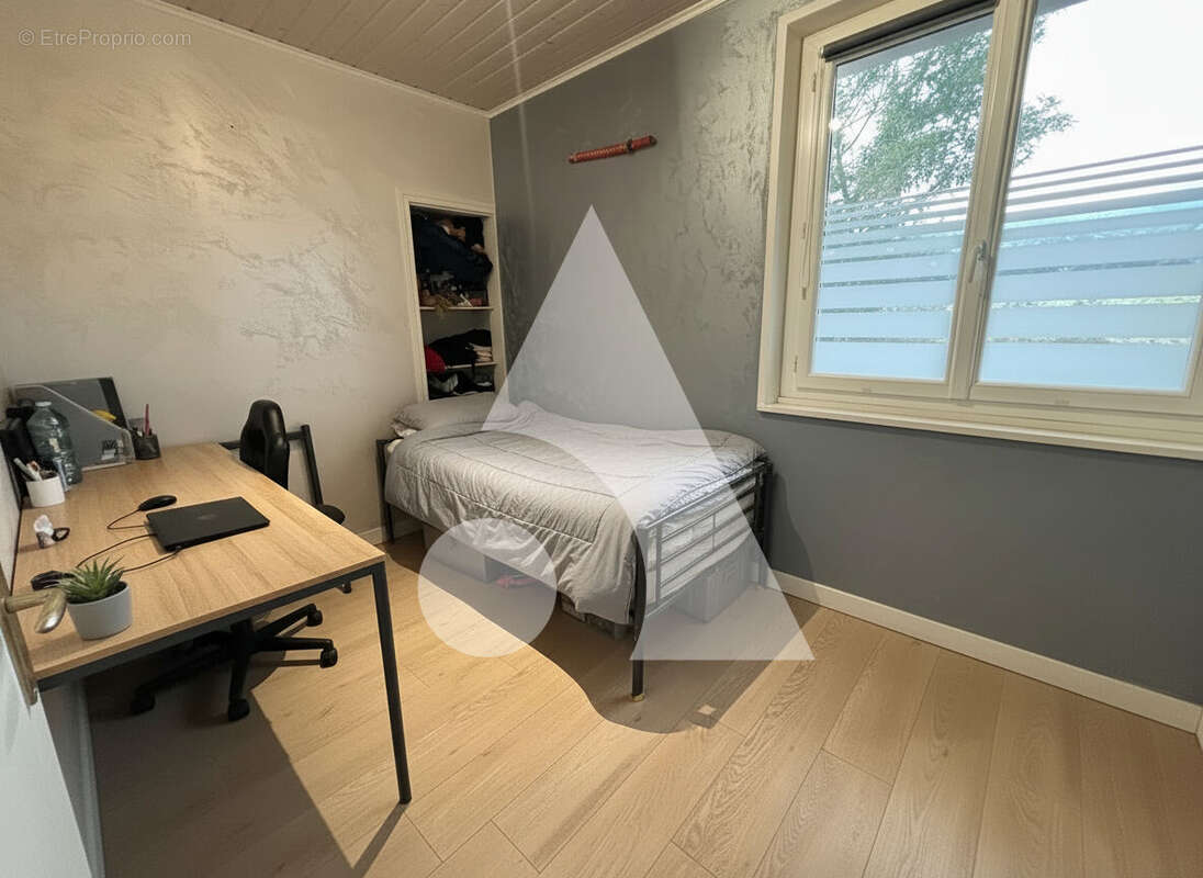 Maison à INJOUX-GENISSIAT