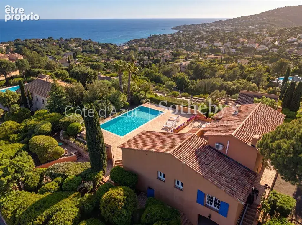 Villa provençale vue mer : terrain 1 500 m² avec piscine, secteur résidentiel proche plages Estérel - photo 19