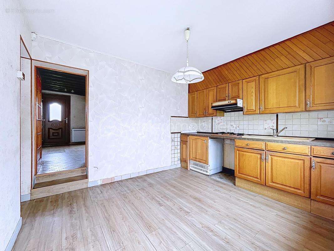 Maison à SAINT-ETIENNE-DU-ROUVRAY