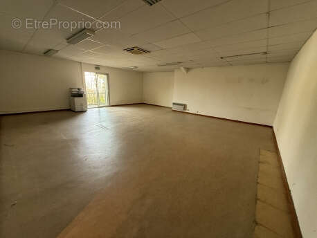 Commerce à PIERRELATTE