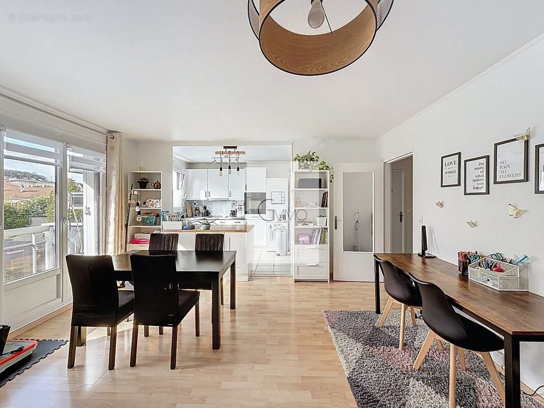 Appartement à SAINT-CYR-L'ECOLE