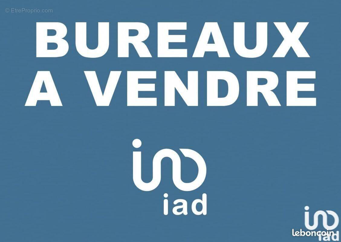 Photo 1 - Commerce à VENELLES