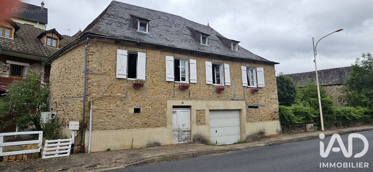Photo 1 - Maison à SAINT-CHAMANT