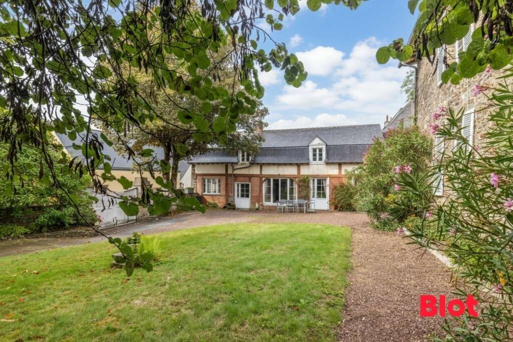 Maison 290 m² à Pire-Sur-Seiche  - photo 2