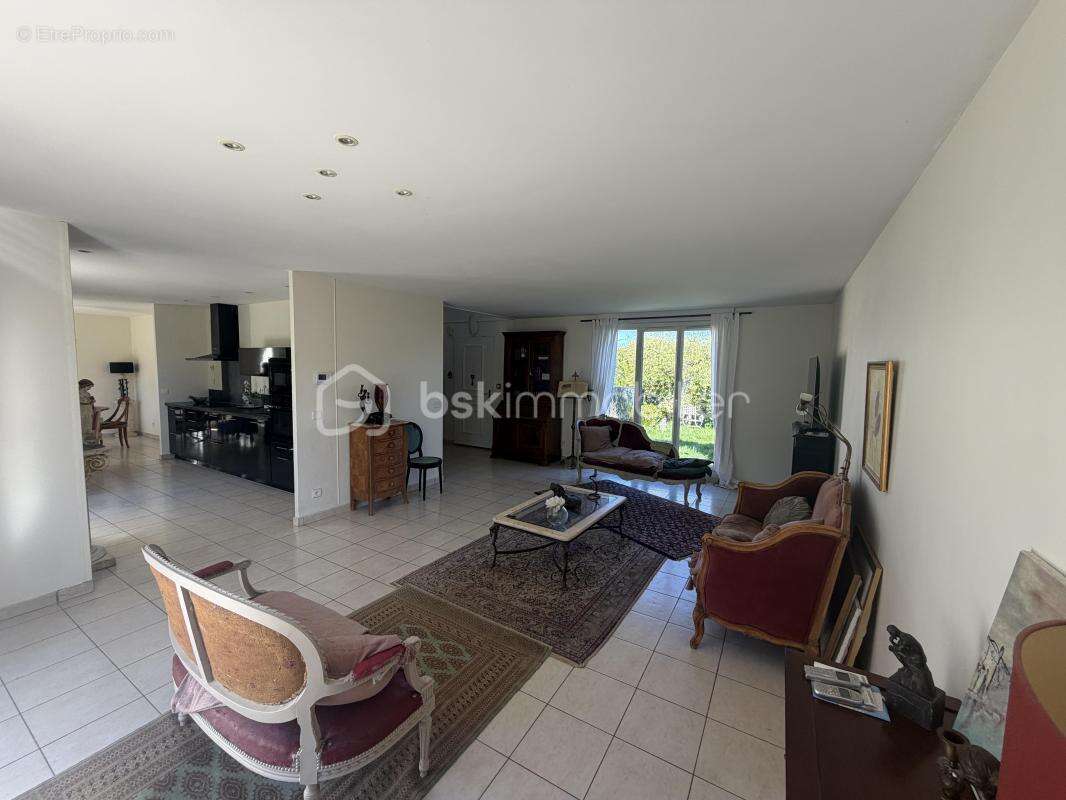 Maison à MAGNY-LE-HONGRE