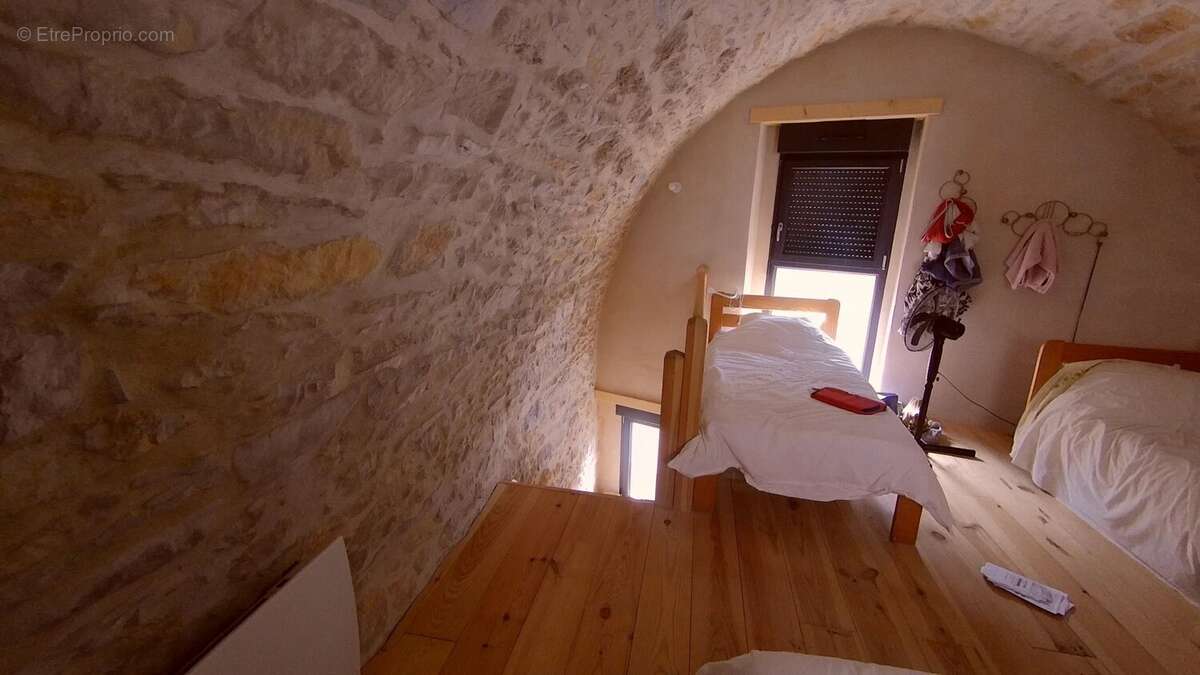 Les Vignes – Au cœur des Gorges du Tarn Charmante maison en pierre entièrement rénovée avec terrasse et parking privé - photo 9