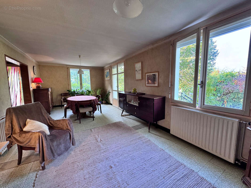 Maison à LE POET-LAVAL