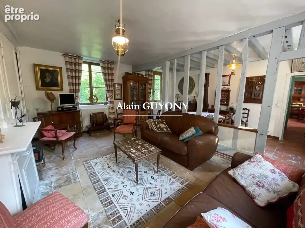 Maison 7 pièces 185 m² à vendre à Pont-L'eveque (14130) - photo 2