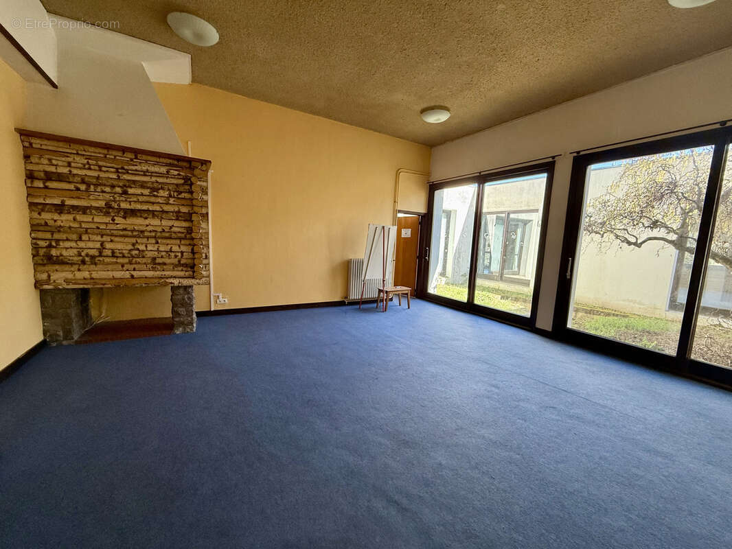 Commerce à BERTHELANGE