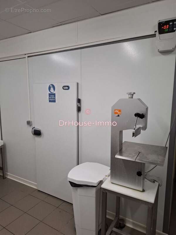 Commerce à SAINT-AMAND-LES-EAUX