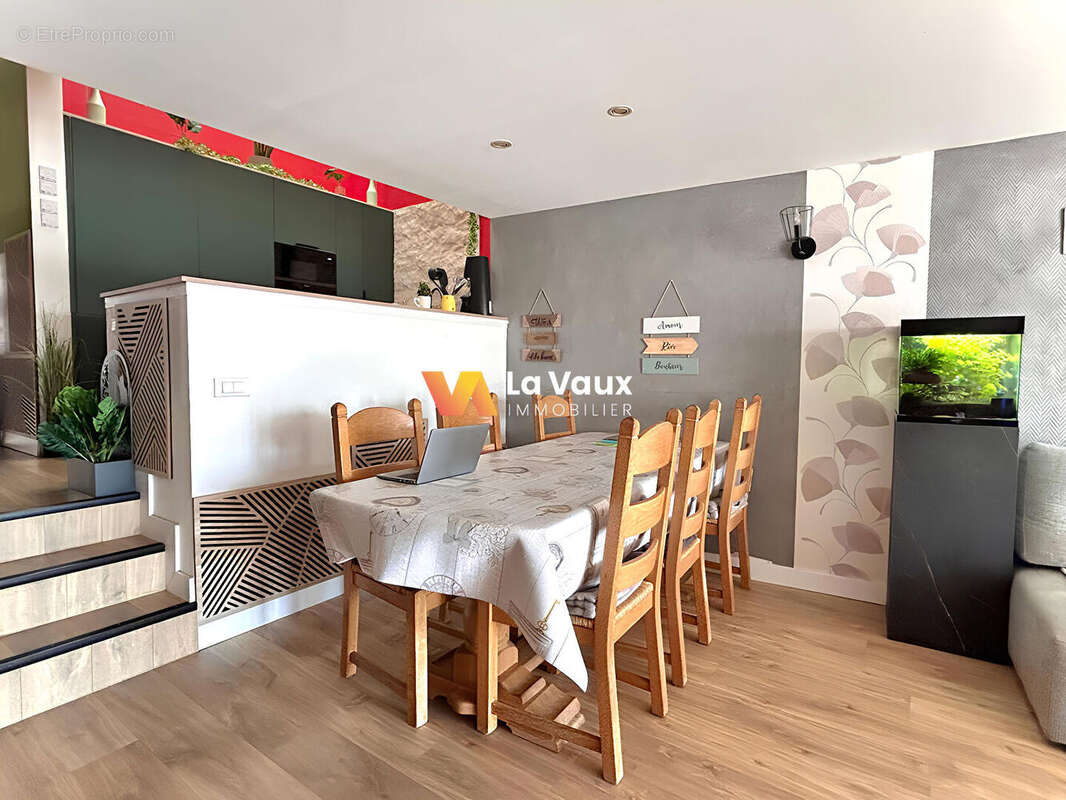 Maison de village atypique , 4 chambres , Terrasse sans vis-à-vis , Vue campagne - photo 2