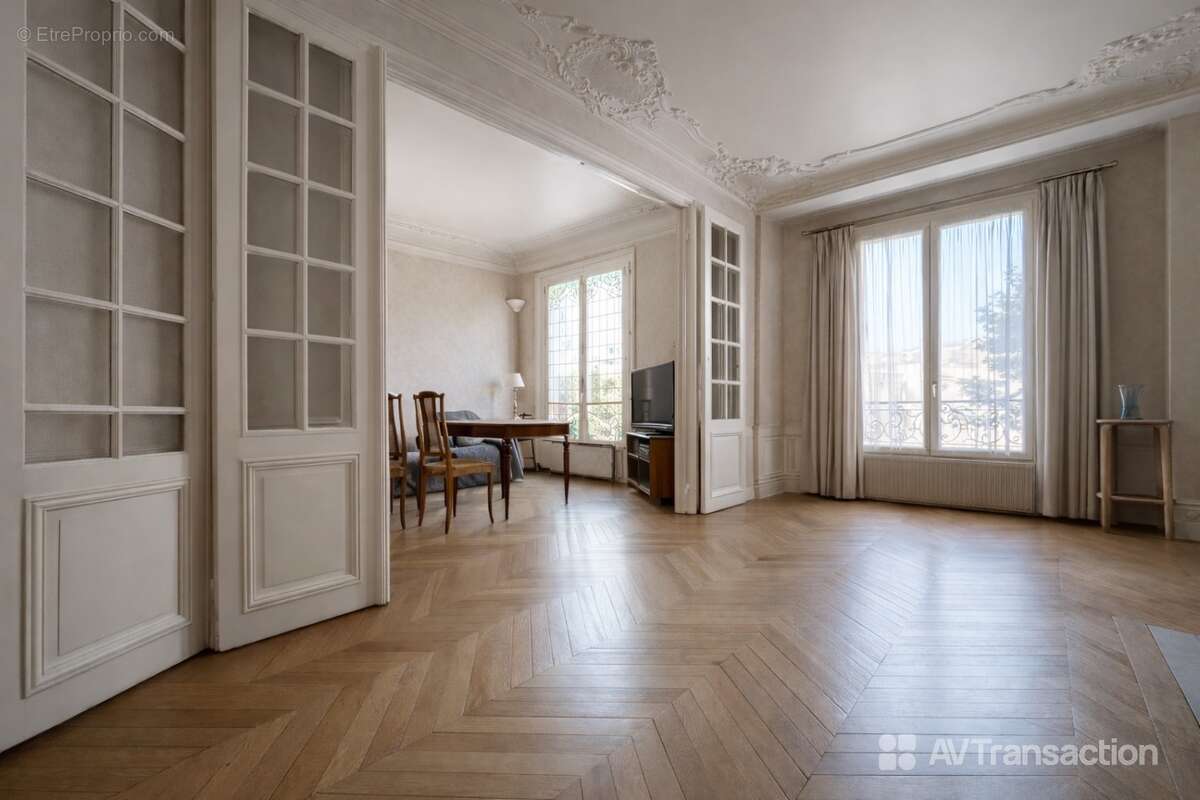 Appartement à PARIS-18E