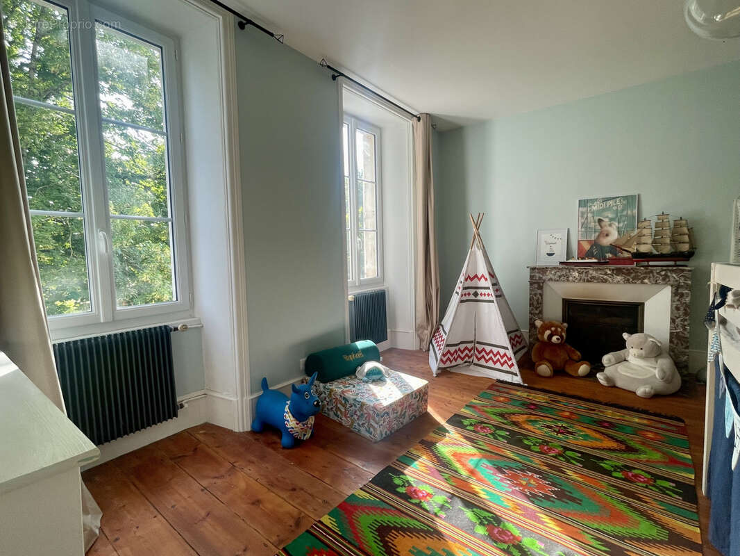 Maison à MAGNAC-SUR-TOUVRE