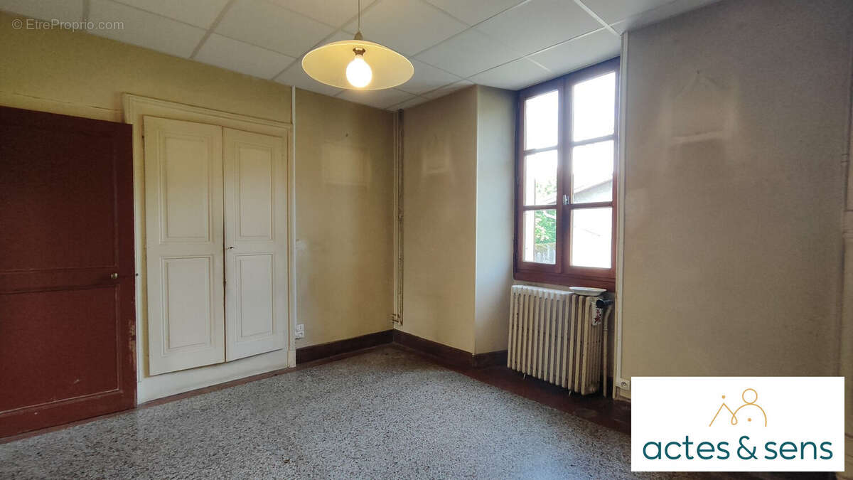 Maison à LA CHAPELLE-BLANCHE