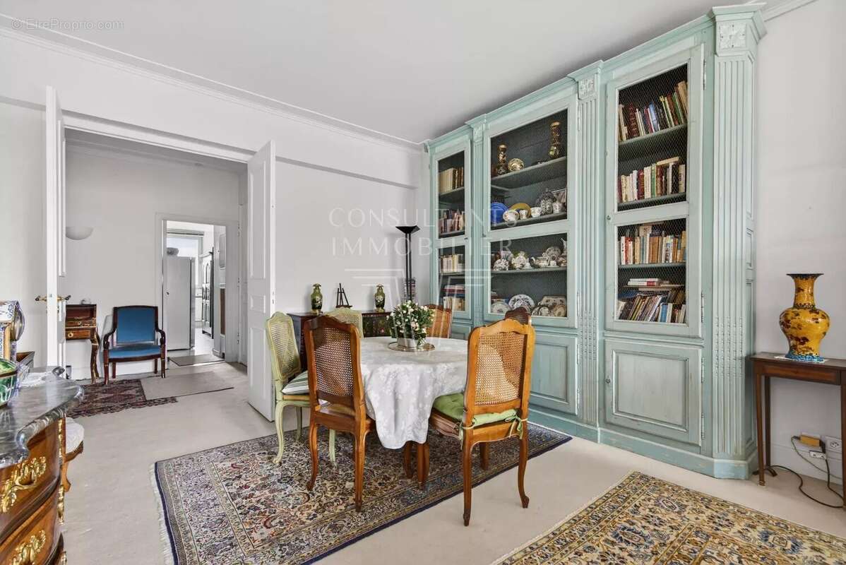 Appartement traversant parfait etat balcon paris xvi– quartier jasmin. - photo 6
