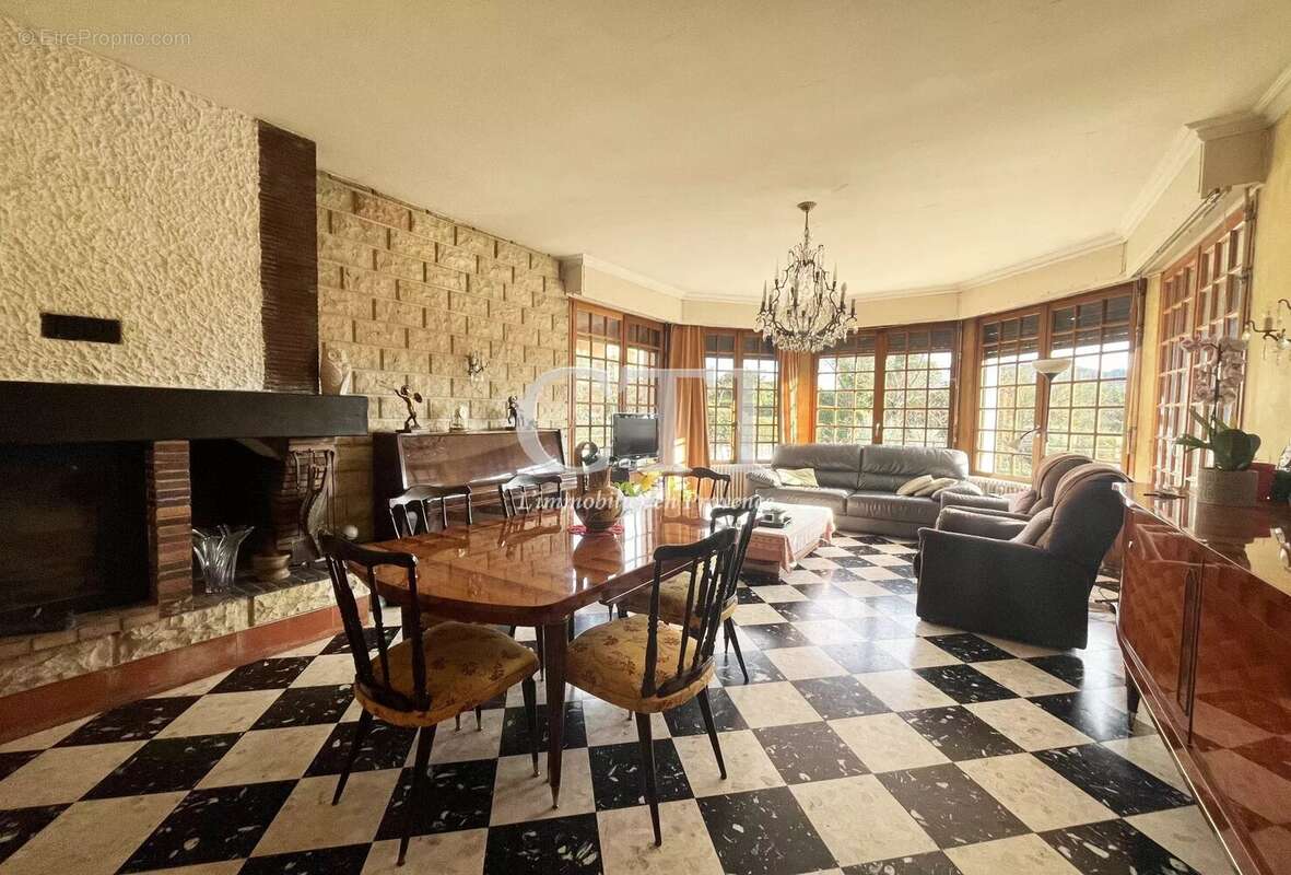 Maison à VAISON-LA-ROMAINE