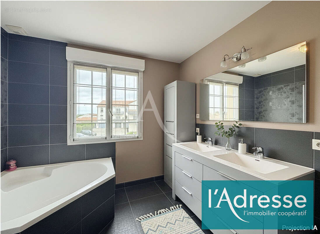 Maison Ennery - 148 m² - 4 chambres - Jardin - Garage - Abris de jardin - photo 13