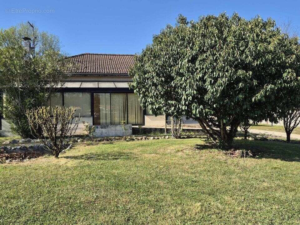 Saint Sauveur- 2 chambres- terrain 935m²- Calme- proximité - Maison à SAINT-SAUVEUR