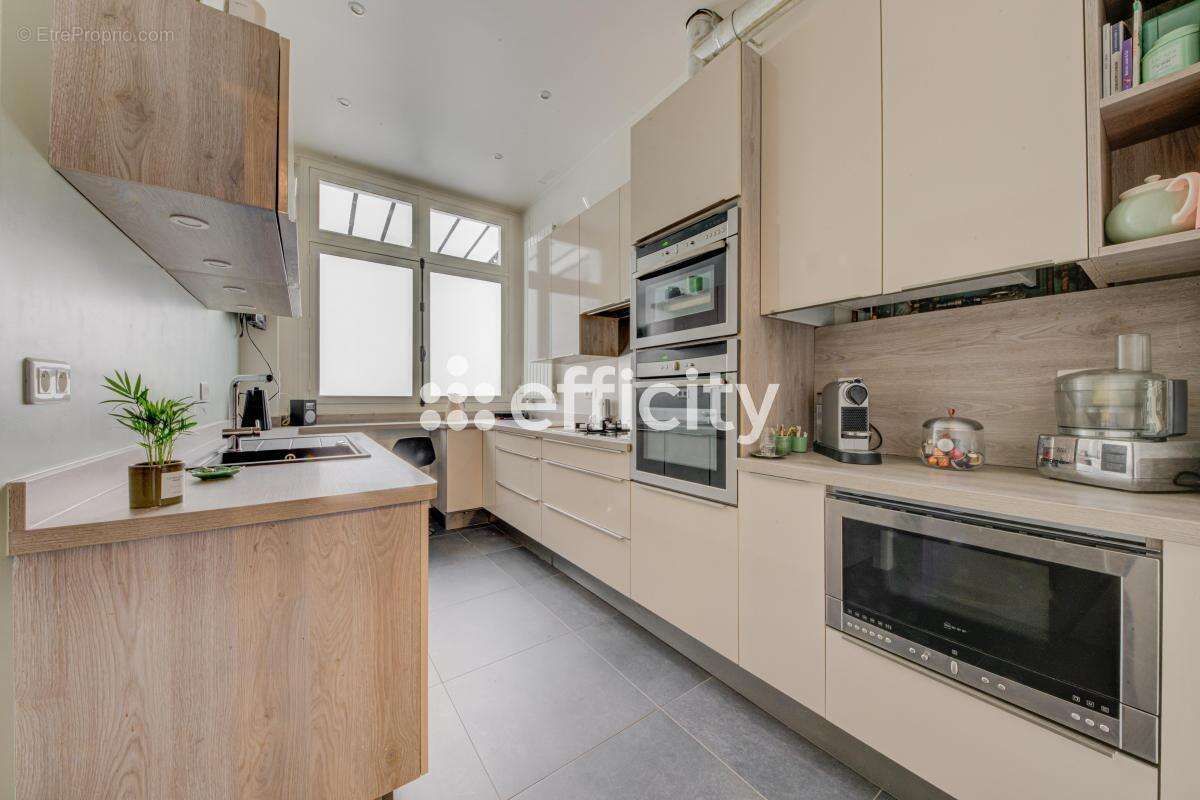 Appartement à PARIS-7E