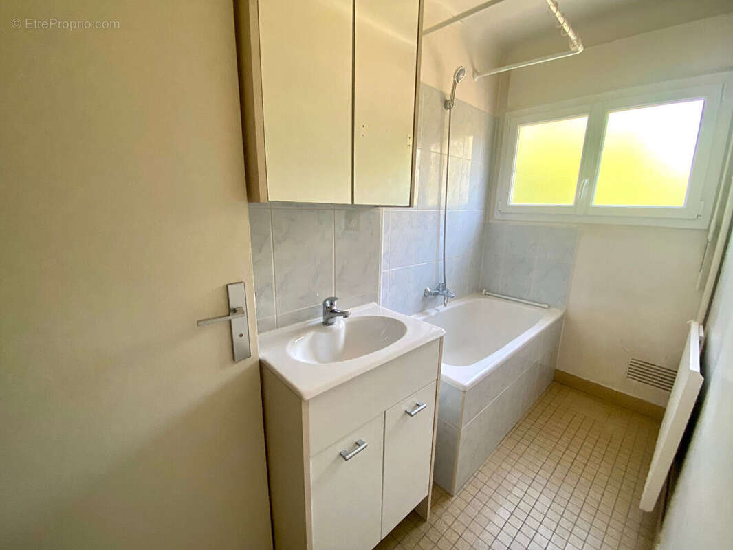 Appartement à SARTROUVILLE