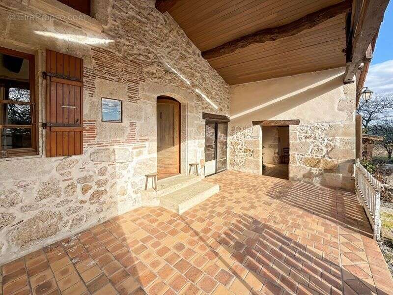 Maison à SAINTE-MERE