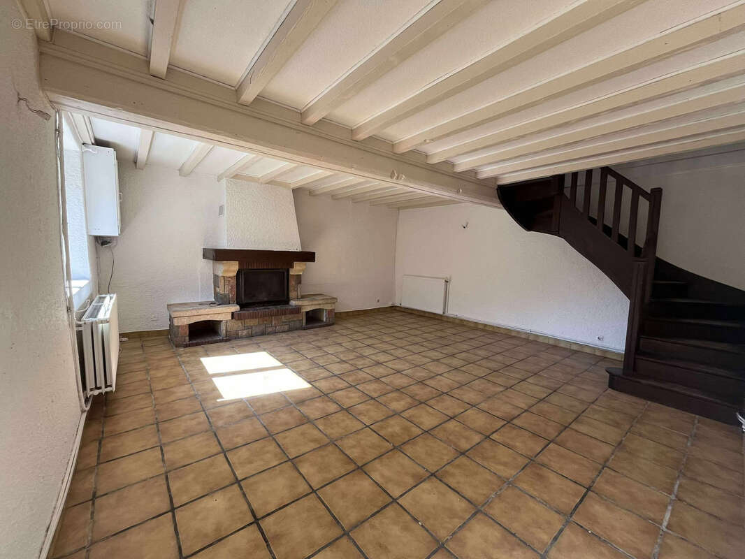 Maison à CLAVEISOLLES