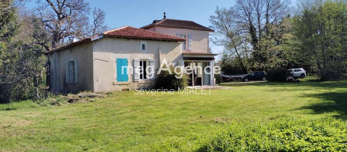 Maison à REIGNAC