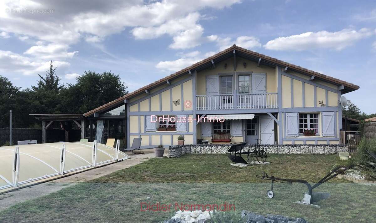 Maison à COMMENSACQ