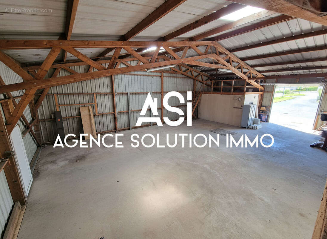 Commerce à COSSE-LE-VIVIEN