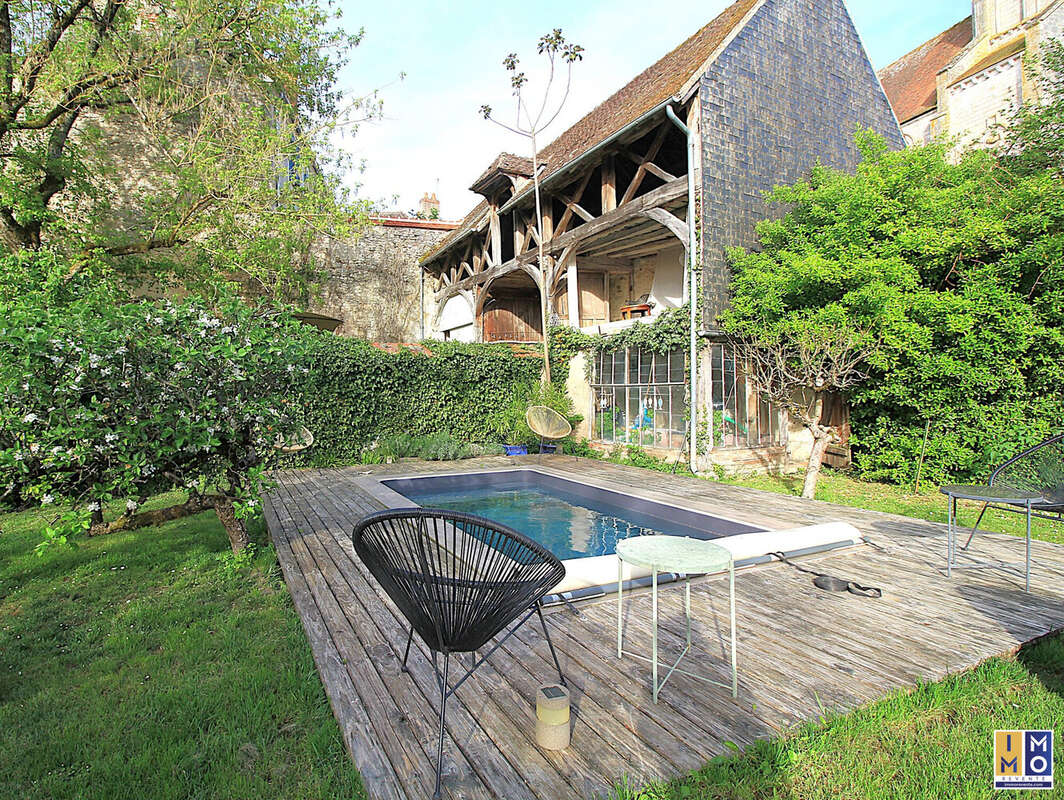 Maison à MEHUN-SUR-YEVRE