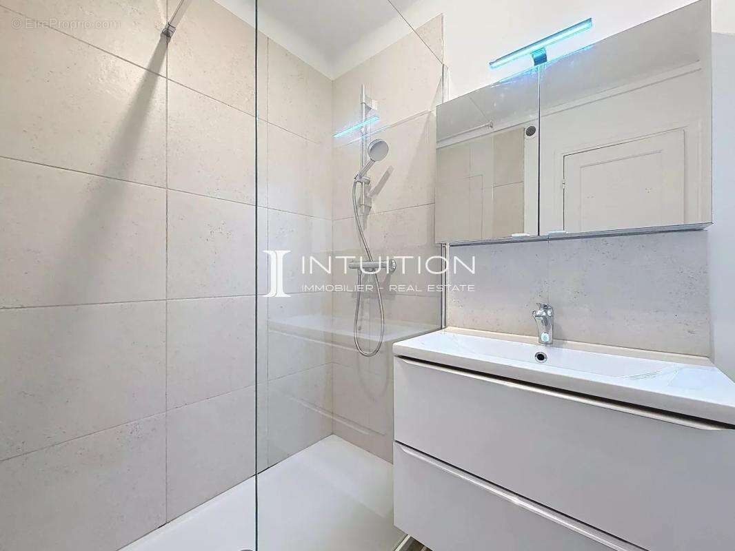 Cannes - Alexandre III : Appartement 2 pièces vue mer - photo 9